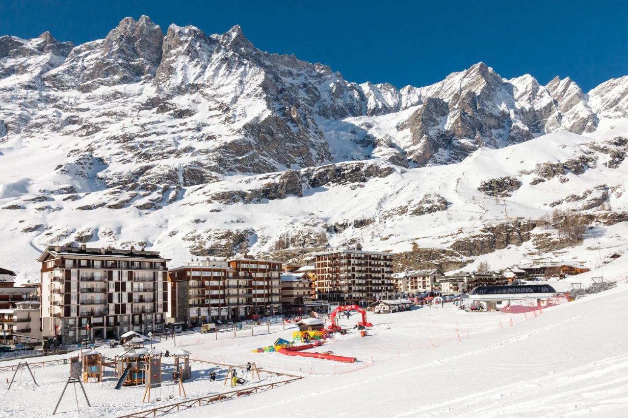 Hellochalet: The One - Luxe Alpine Retreat with Home Theatre & Spa Breuil-Cervinia Exterior photo